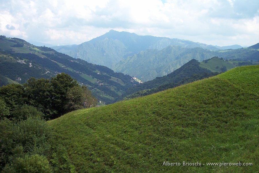 val del riso dal santuario Frassino.JPG - La Valle del Riso dal Santuario della Madonna del Frassino